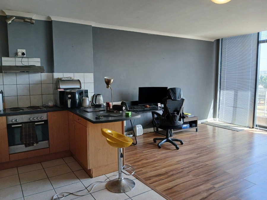 To Let 1 Bedroom Property for Rent in Woodstock Western Cape